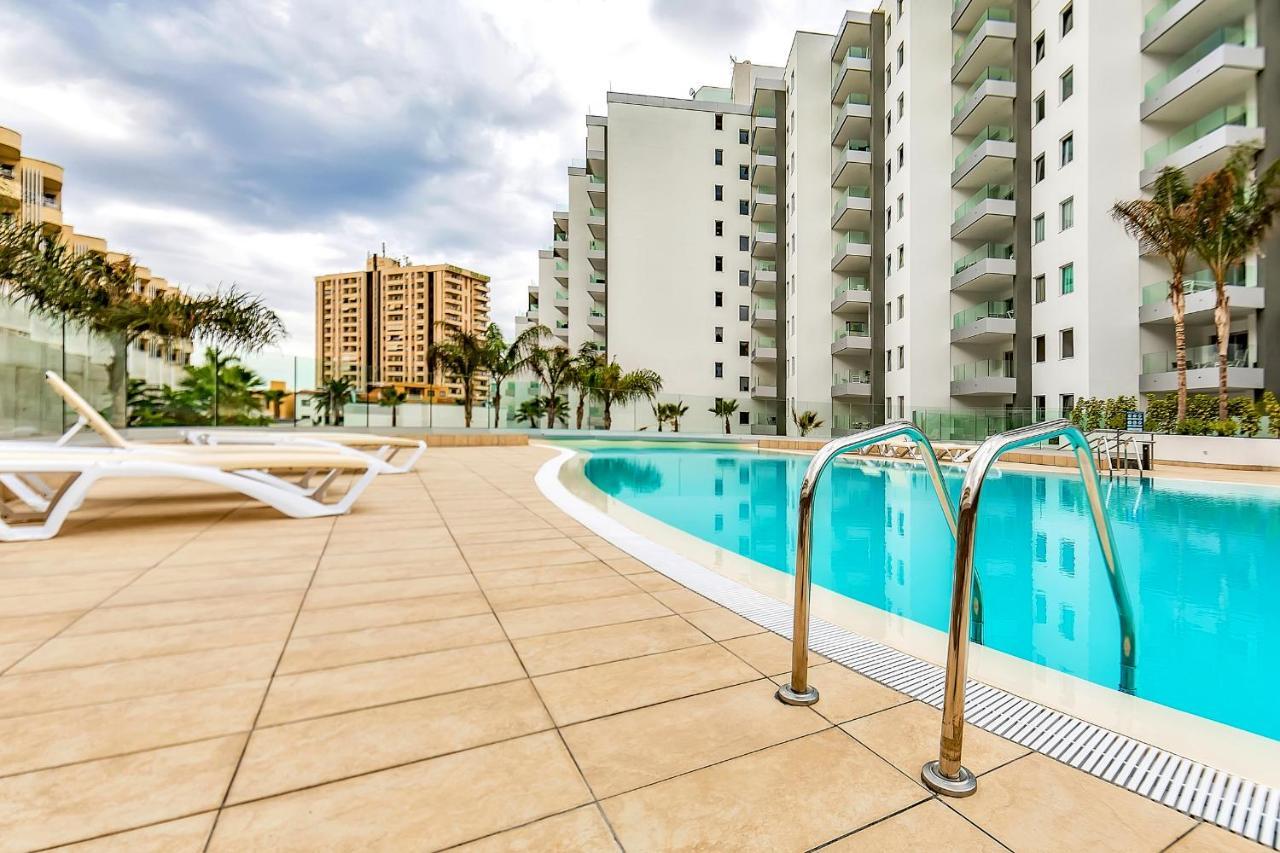 Apartment Ocean Garden With Seaview. *